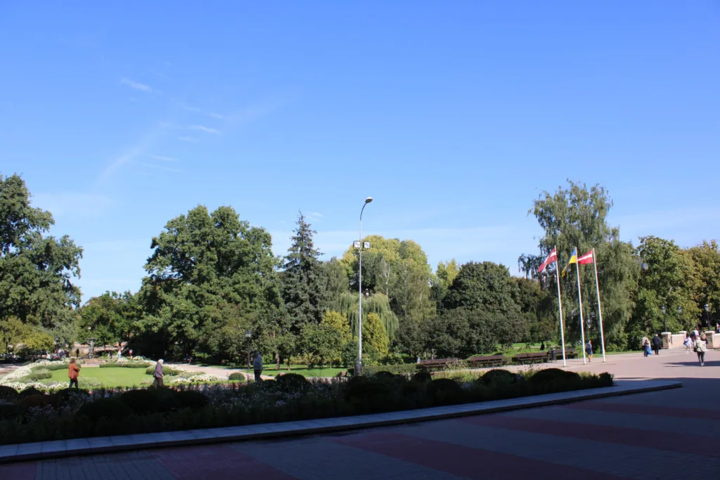 Bastejkalna parks in der Nähe des Freiheitsdenkmal