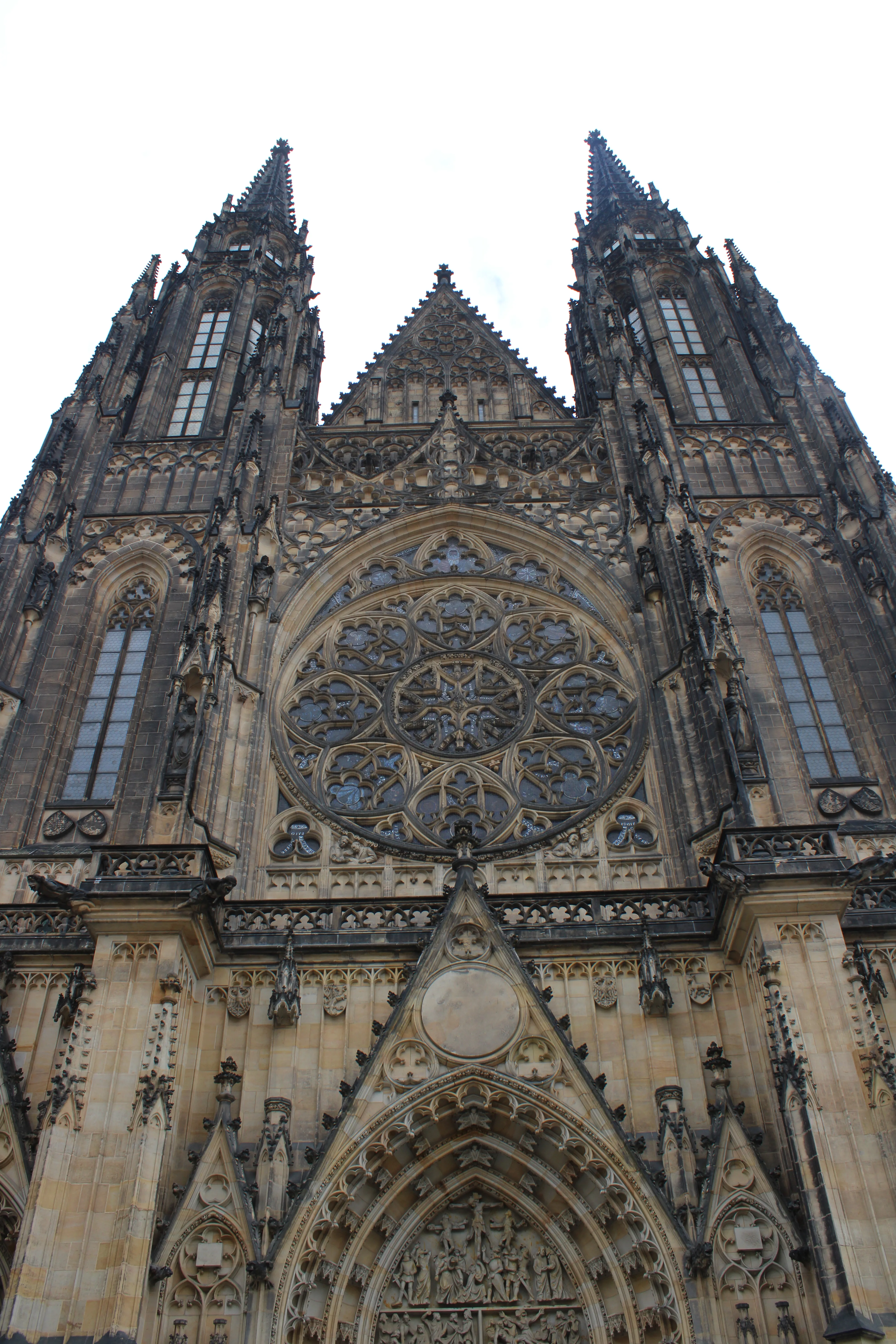 Künstlerische Fassade der Kathedrale